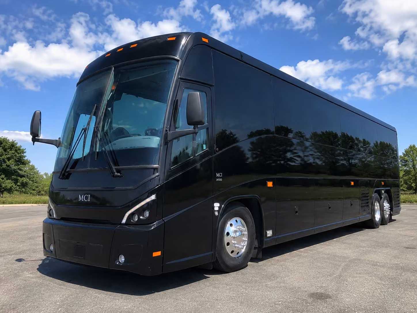 airport shuttle bus rentals to daniel k inouye international airport