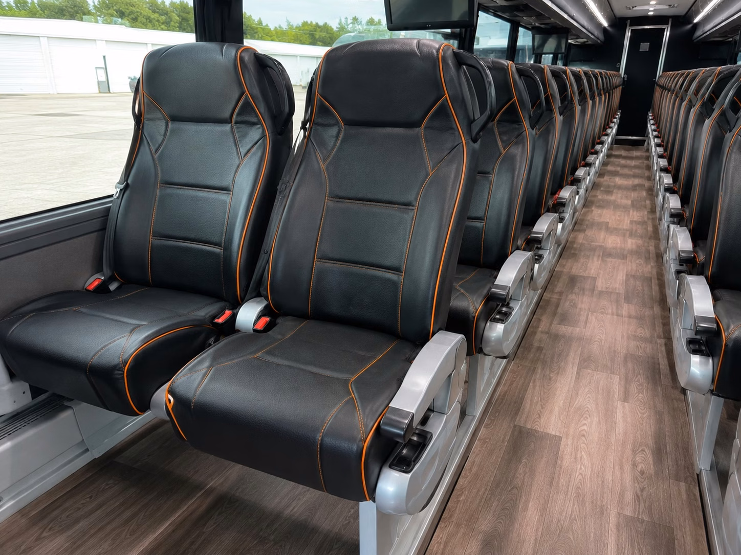book corporate and group sporting event shuttles across oahu
