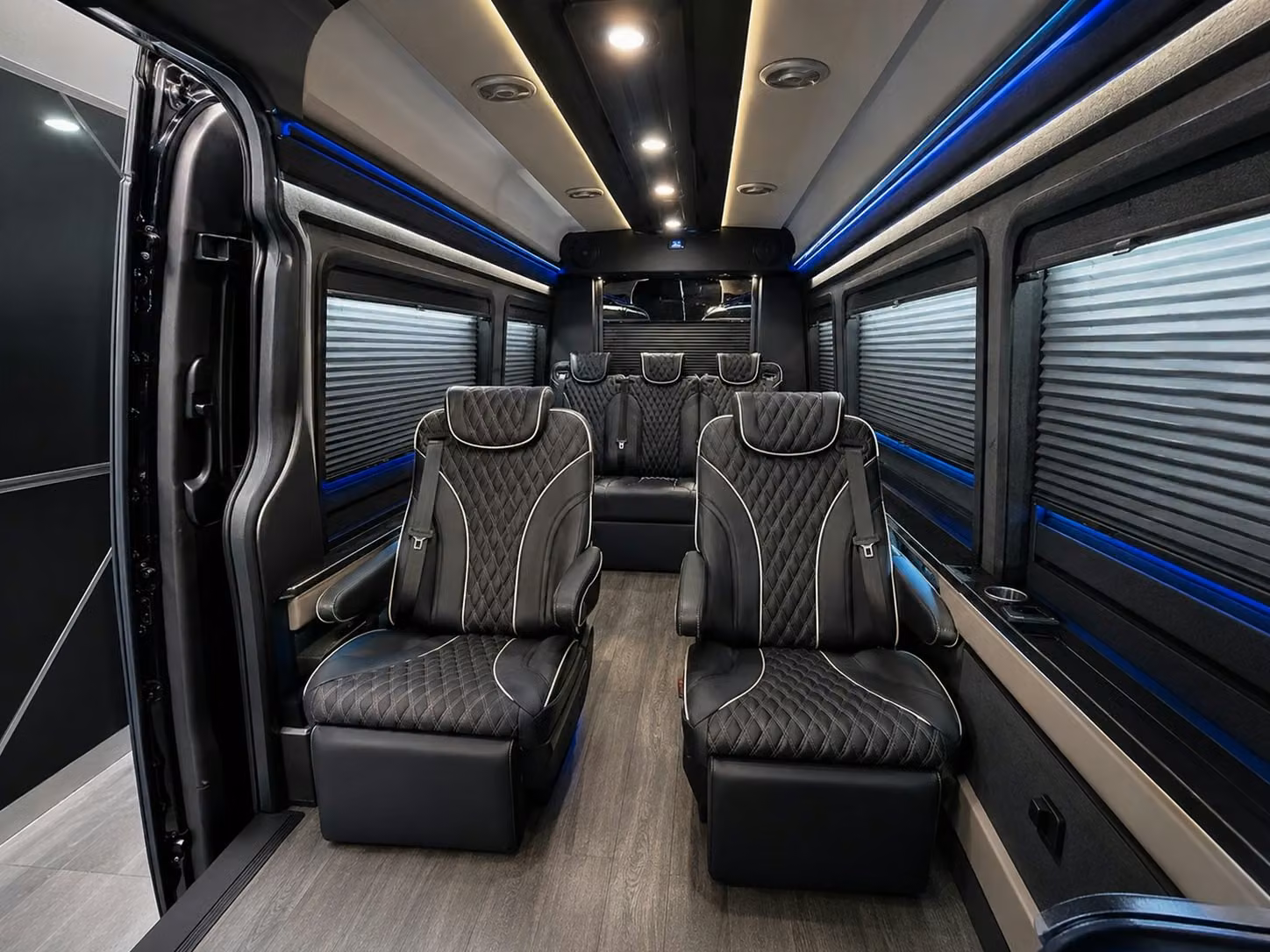 corporate and convention airport shuttles across oahu