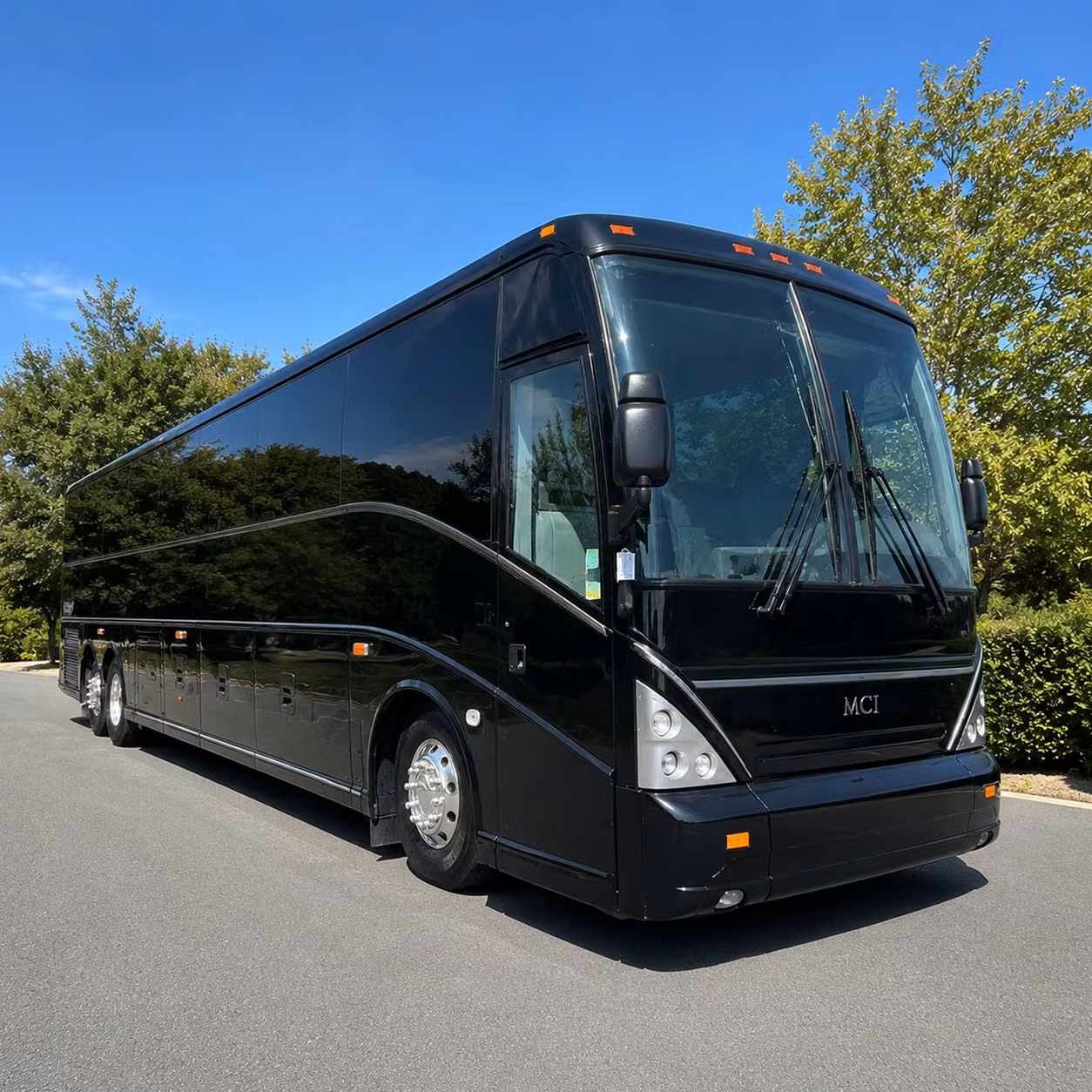 employee shuttle programs and recurring corporate commuter transportation in honolulu