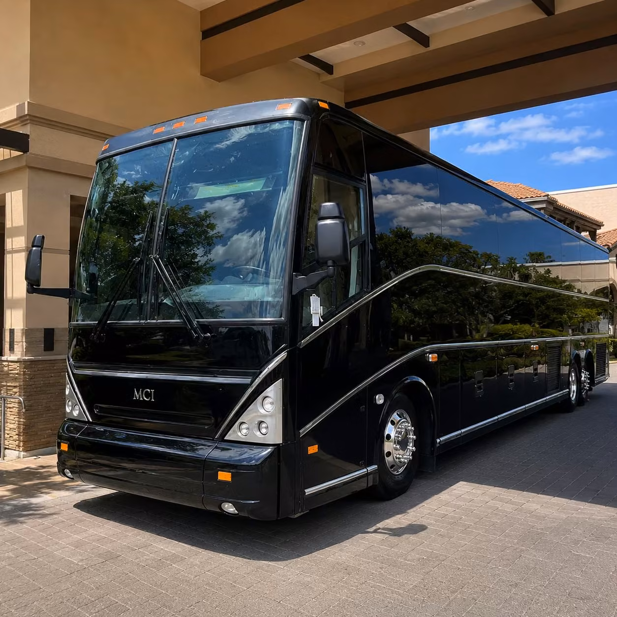 honolulu airport transfers and executive shuttle services for business travelers